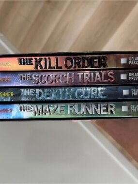 The Maze Runner Series Boxed Set - Holographic Spine Titles
